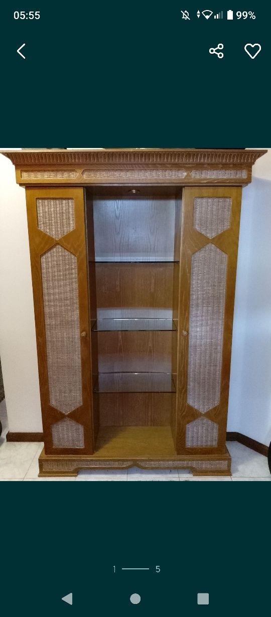 Móvel Vintage com prateleiras