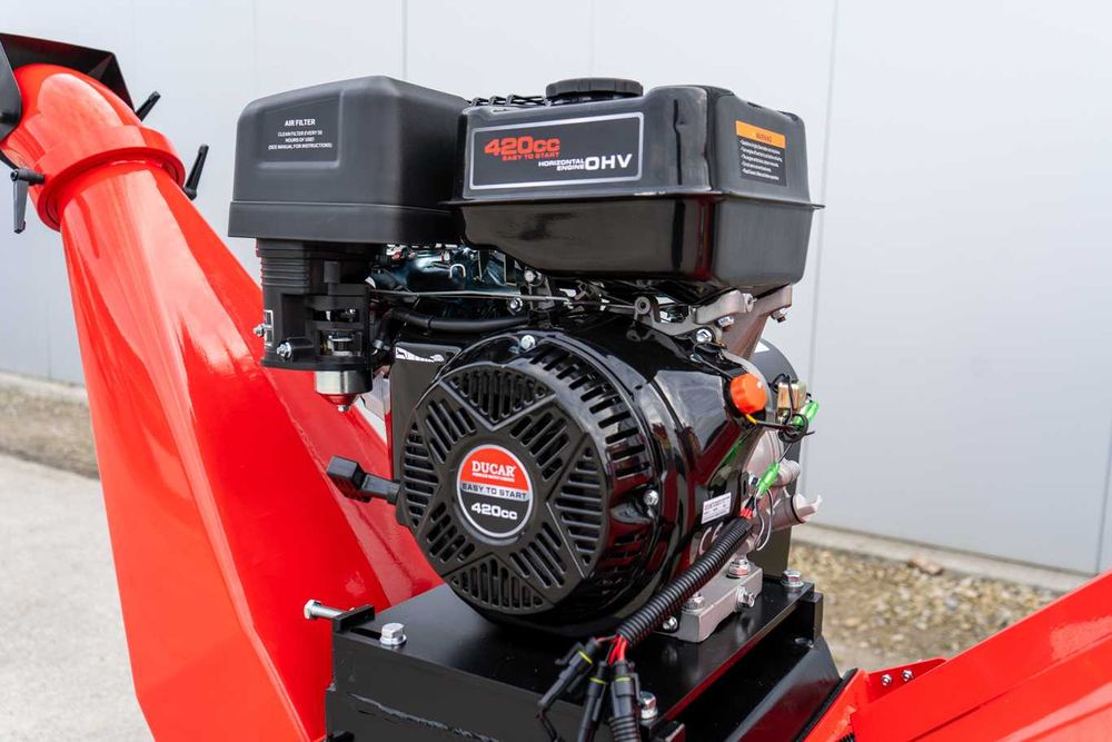 Rębak spalinowy REMET RB-150 == rozdrabniacz do gałęzi