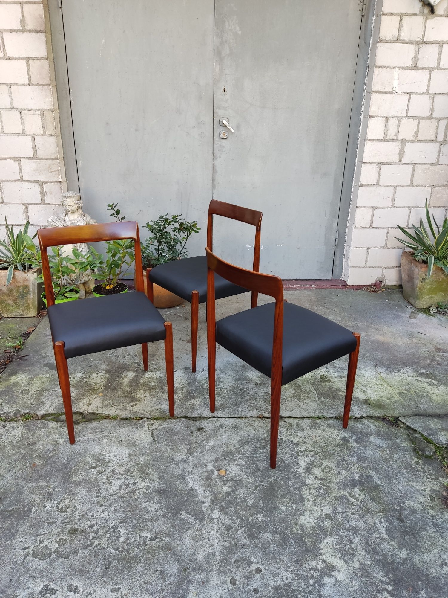 Zestaw trzech krzeseł tekowych Lübke lata 60 te Niemcy vintage design