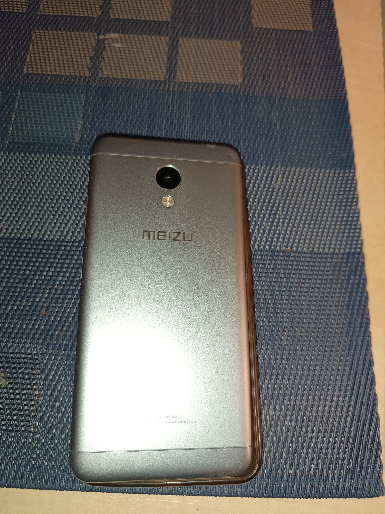 Продам Meizu  m3