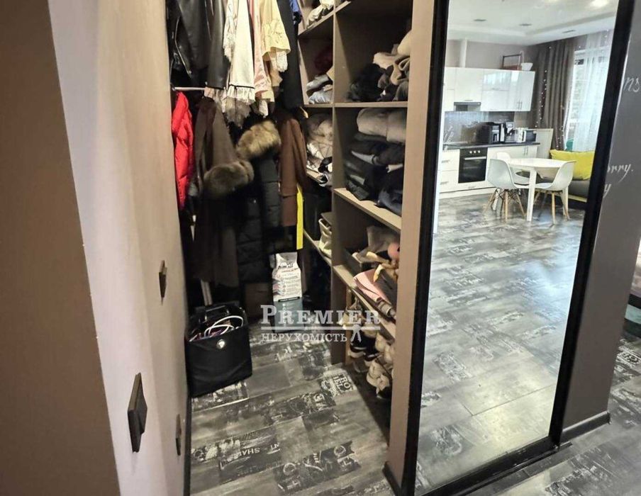 Продам однокімнатну квартиру з власною терассою 25кв.м