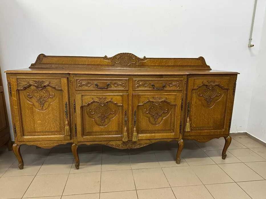 Komplet mebli - styl ludwikowski. Komoda, witryna, stół i krzesła