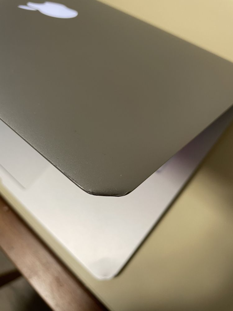 Продається ноутбук MacBook Air 13inch Mid 2012