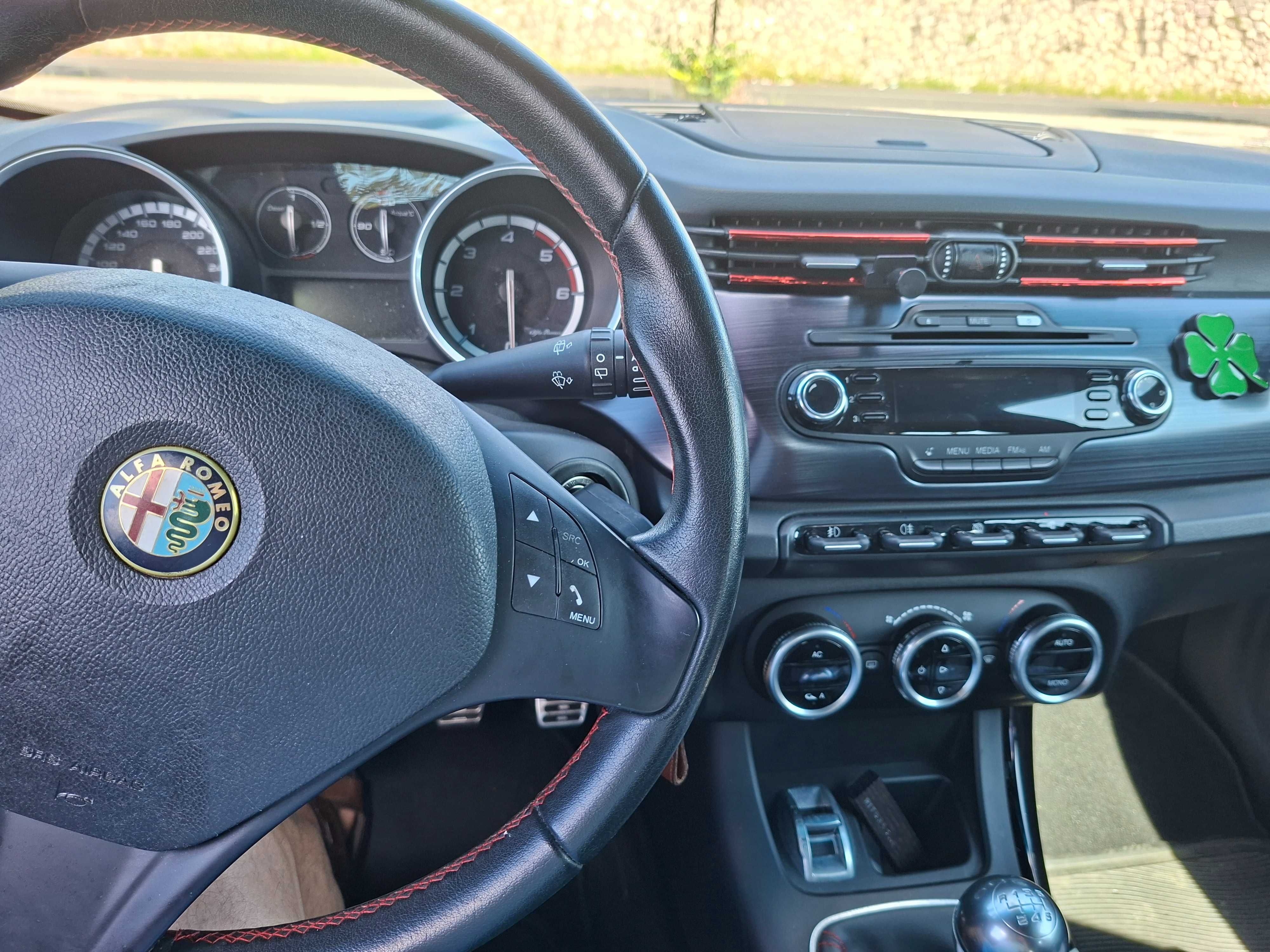 Alfa Romeo Giulietta 1600 JTDm 105cv - menos de 96000 km - 2011