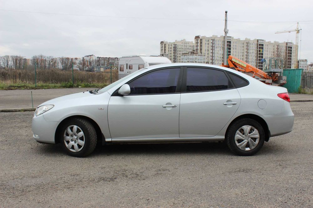 Hyundai Elantra 2008 року