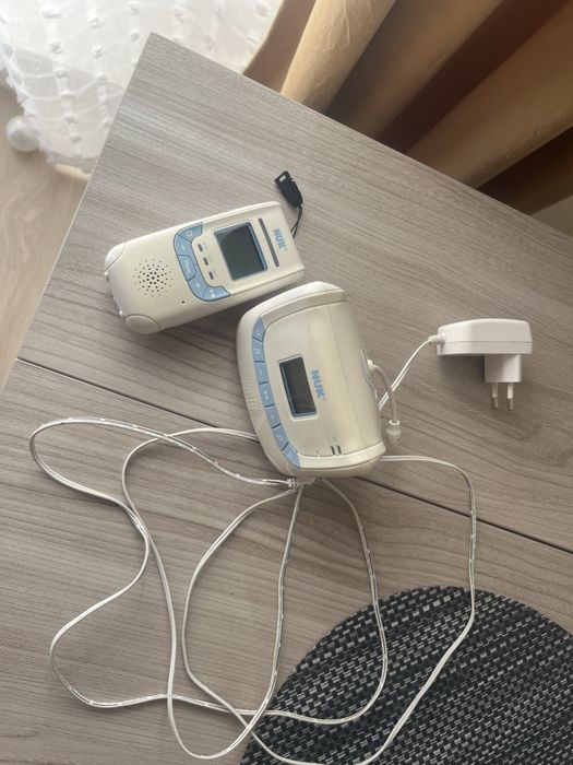 Łóżeczko dla dziecka (gratis elektroniczna niania oraz przewijak)