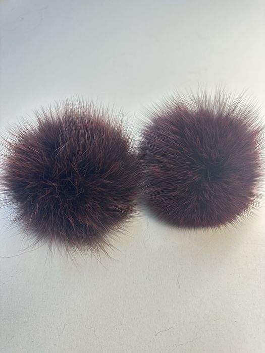 Помпони хутряні з песця зі спинки