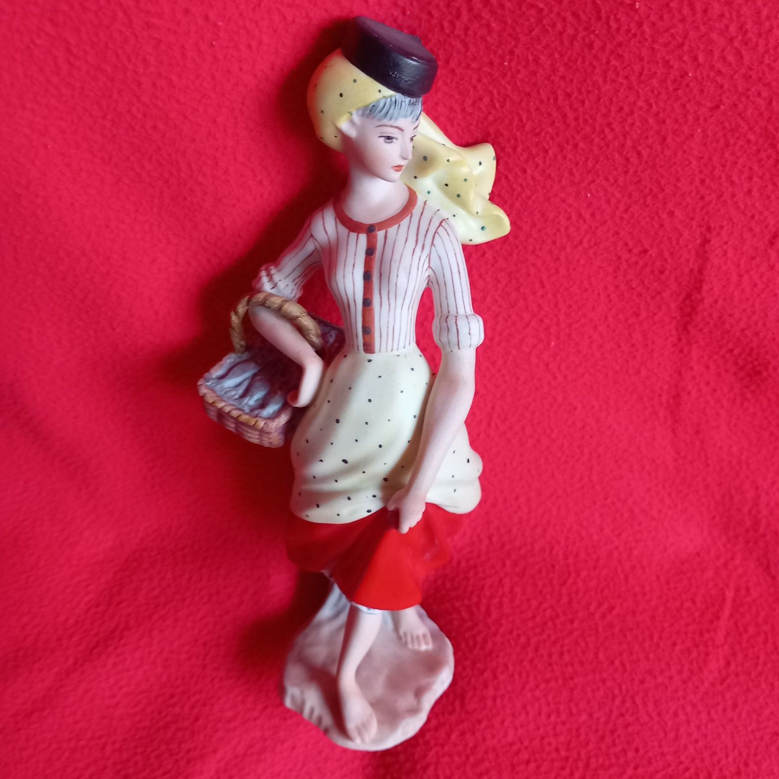 Conjunto de figuras regionais V.A,  novas
