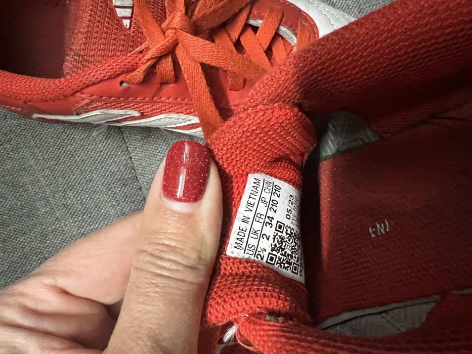 Buty Adidas halowki r 33