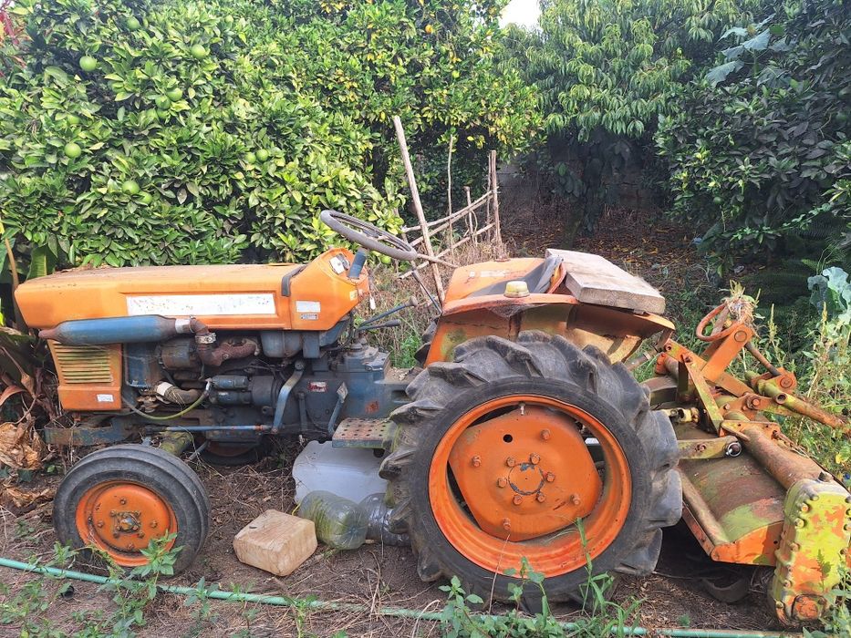 Tractor kubota B