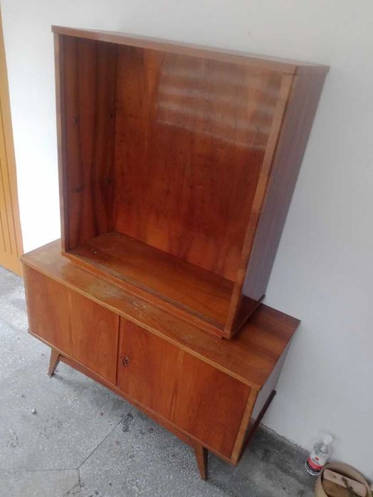 Oddam witrynę PRL Bytomska Fabryka Mebli