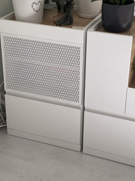 Meble Vox białe azurowe drzwiczki na gorze wykonczenie drewno kolordąb