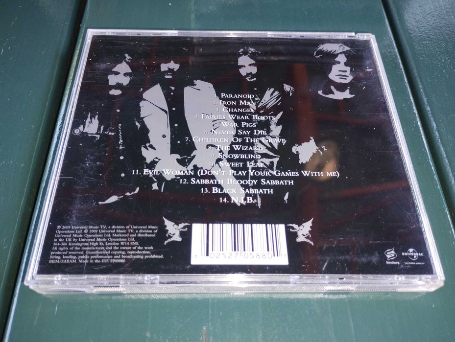 Black Sabbath greatest hits CD label Vertigo