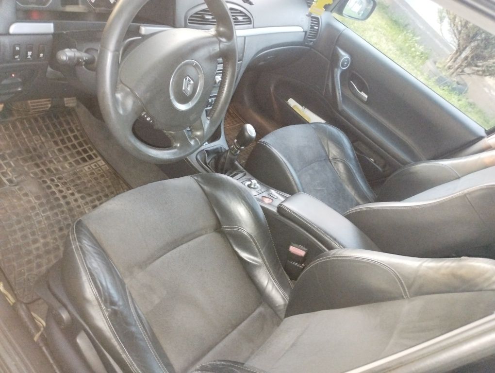 Reno laguna 2006 r,kombi ,2,0 dCi,150 km,przeb 250 tys km