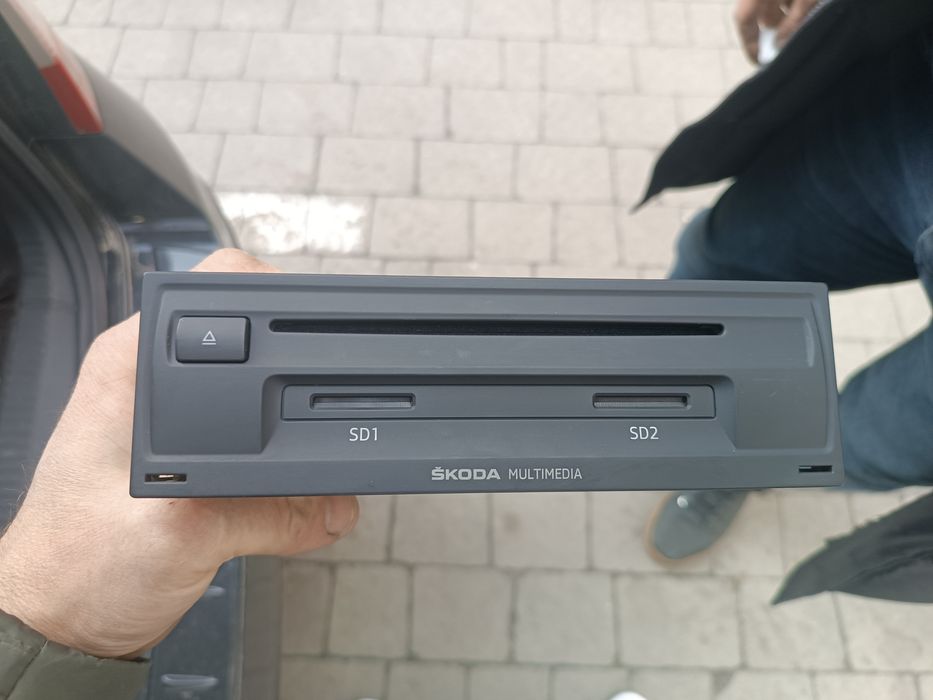 5e0035043d mib Harman 
5e0035043 mib2 Harman 

5E0919606