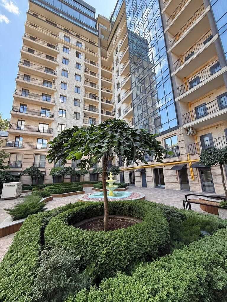 Продажа двухкомнатной квартиры в клубном доме GRAF на Азарова