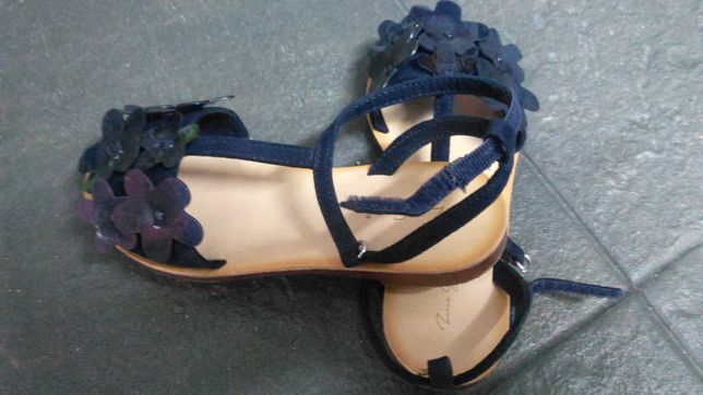 Sandálias de menina azul escuro