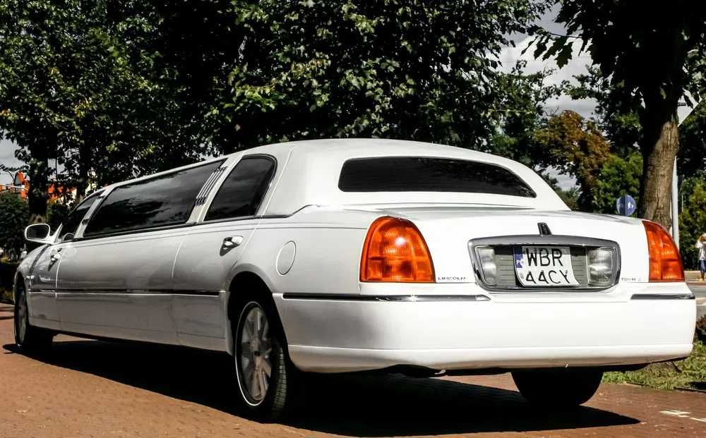 Auto do ślubu limuzyna