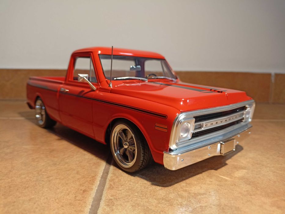 Chevrolet C10 Yenko 1969 model w skali 1:18 ACME/otwierane elementy