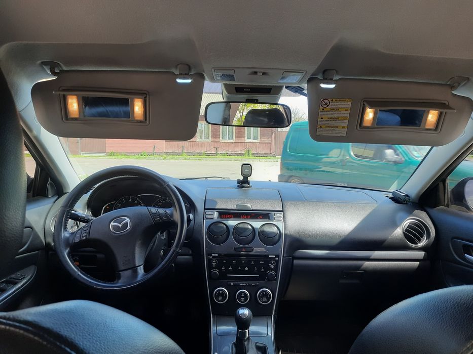 Автомобіль мазда