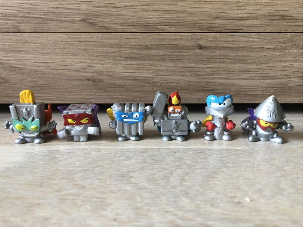 Srebrne figurki różne serie super zings/super things