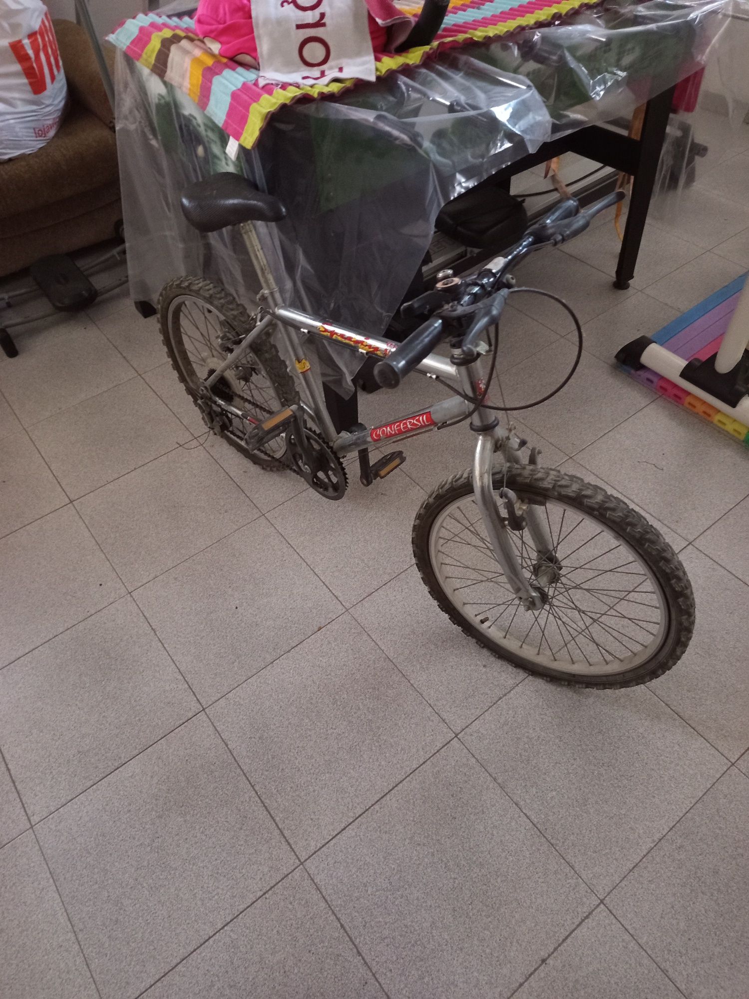 Bicicleta pequena para crianças