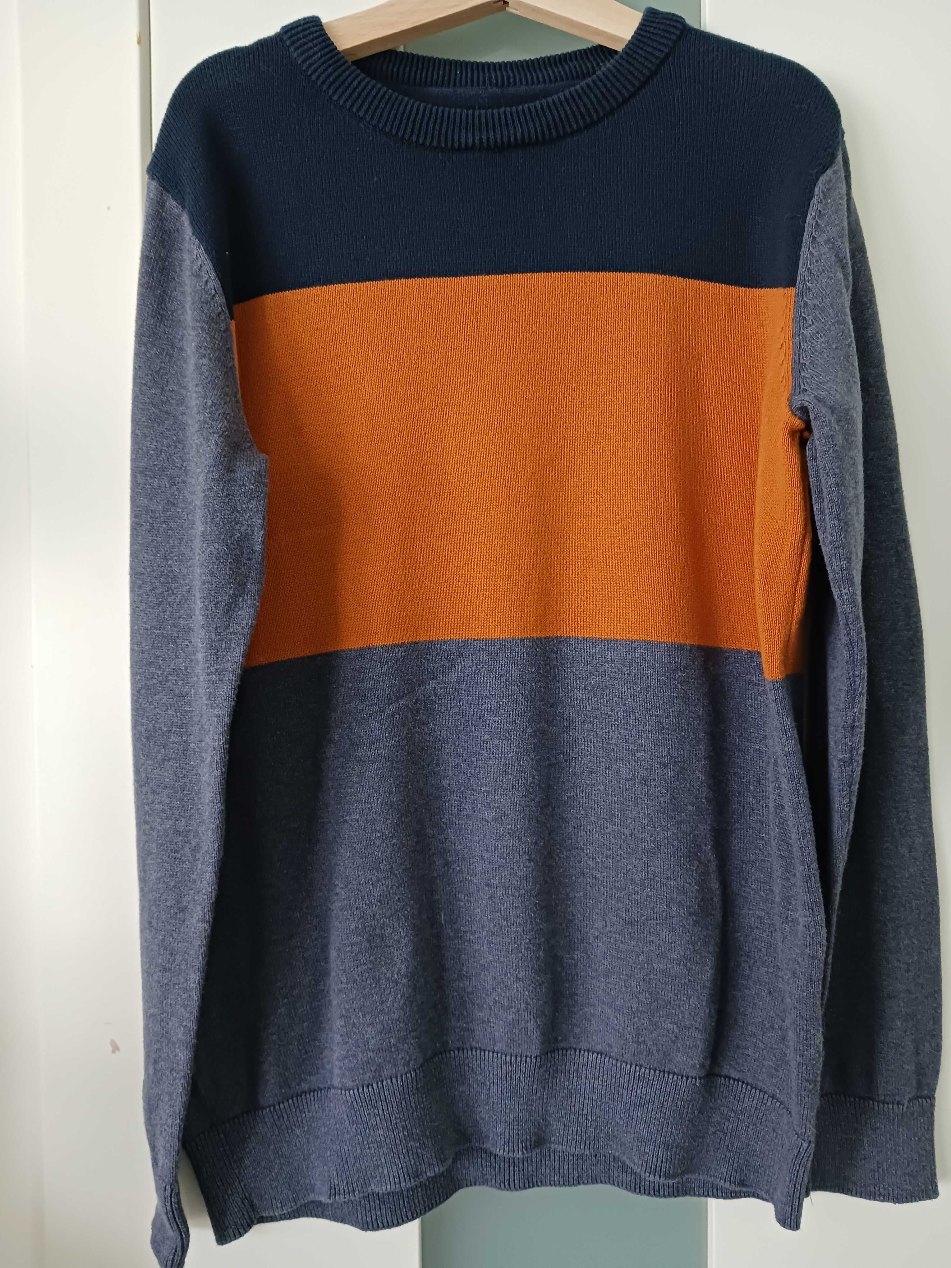 Sweter chłopięcy z dzianiny r.140