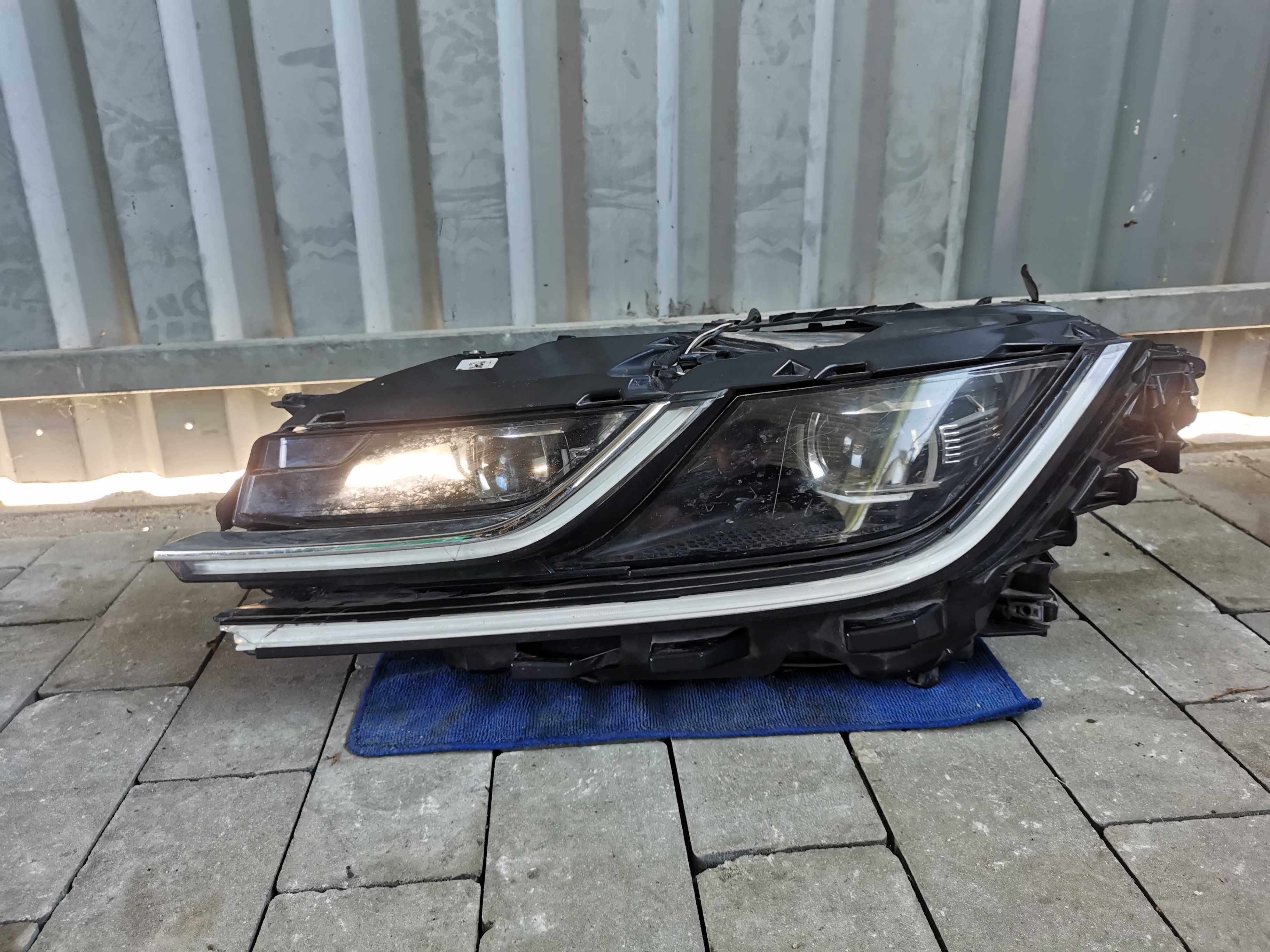 Lampa Przednia Lewa VW Arteon 17-