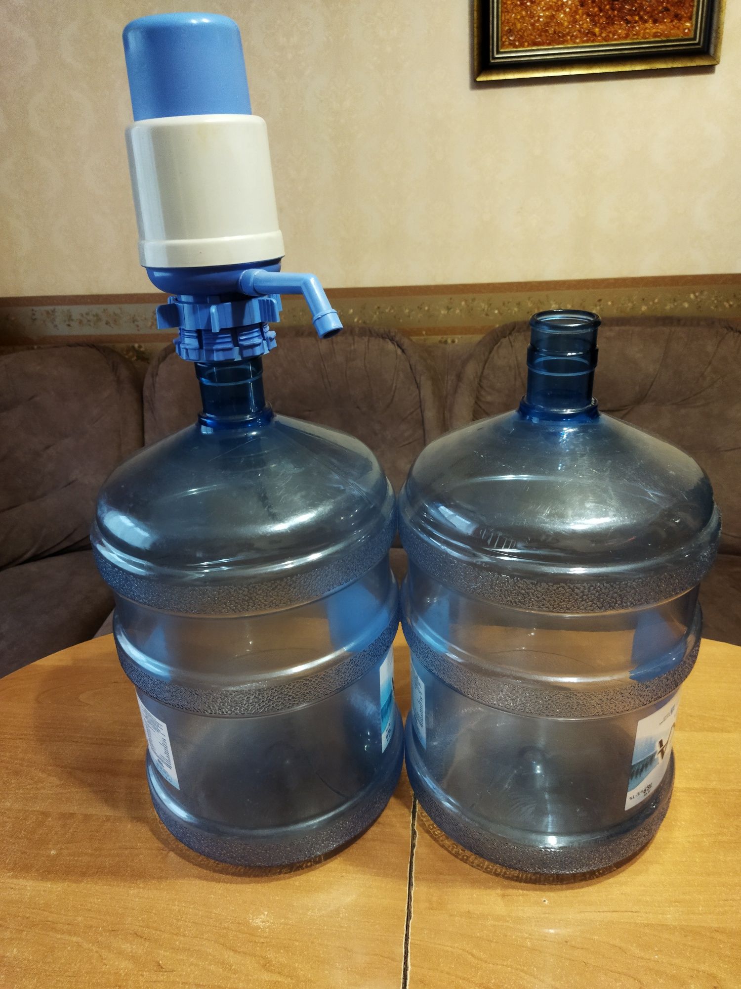 Емкость д/воды 19л-2шт,помпа.Одною ценою!