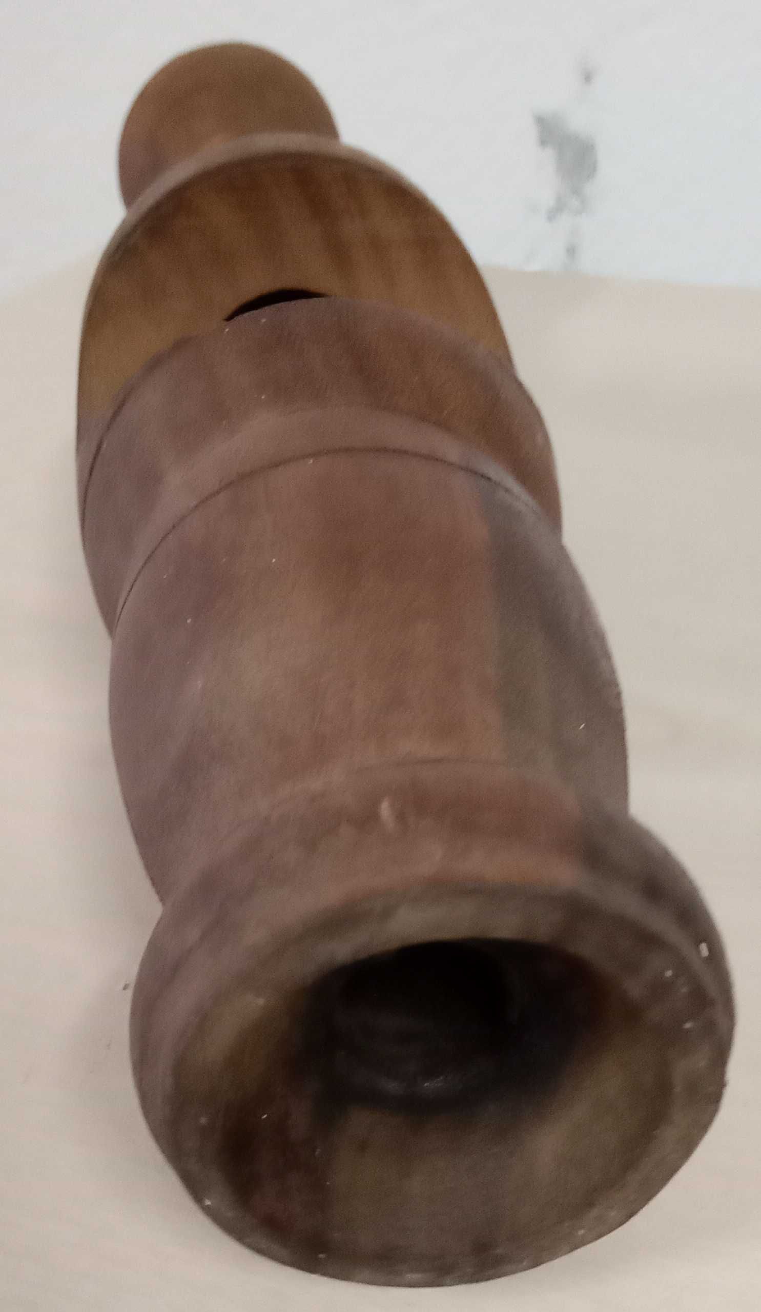 Arrolhador de garrafas manual em madeira, muito antigo