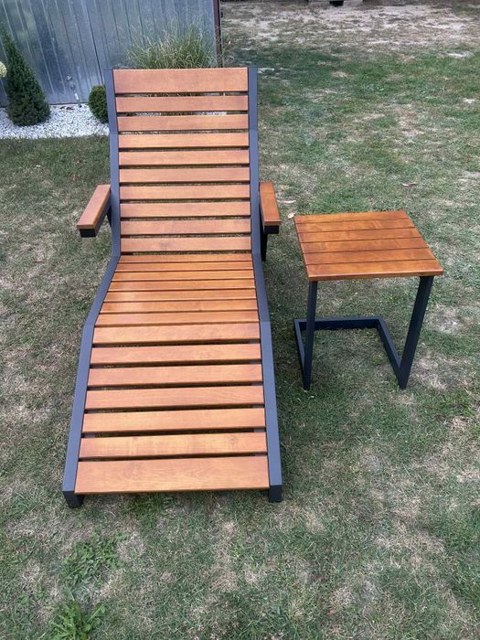 Sprzedam leżak ogrodowy ze stolikiem