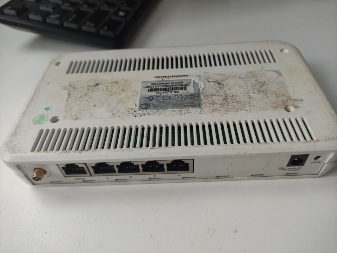 Router Edimaxl  802.11b/g/n 300Mb/s 1xWAN 4xLAN) USB