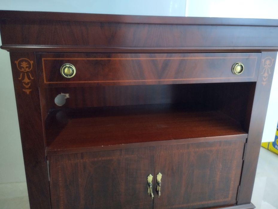 Móvel de TV em madeira