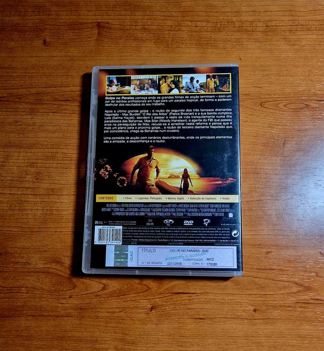 HEIST IN PARADISE (Pierce Brosnan/Salma Hayek/Woody Harrelson/Don Cheadle)64584991940099121