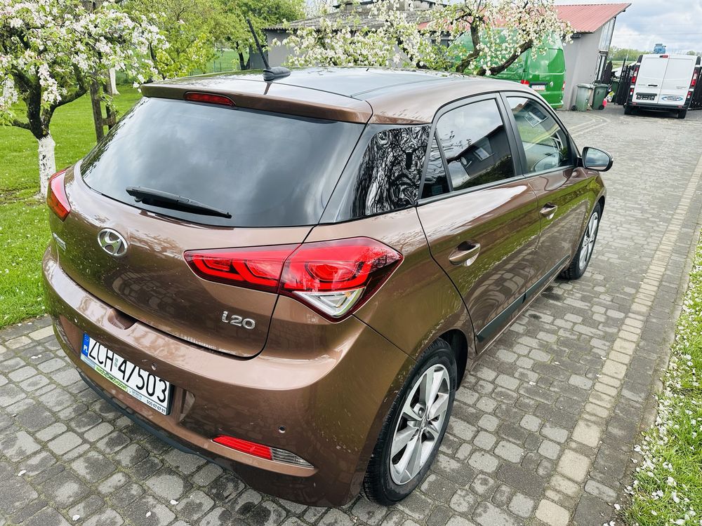 Hyundai i20 1.4 16v 2015 full panorama czujniki klimatronik