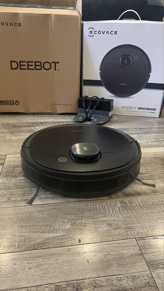 Робот пылесос Ecovacs Deebot ozmo 950
