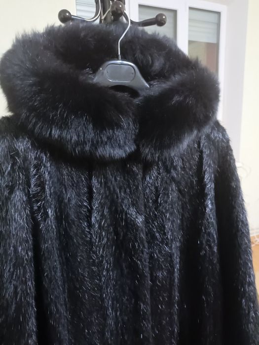 Шуба з нутрії жіноча чорна