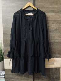 Czarna sukienka szyfonowa, haftowana L
