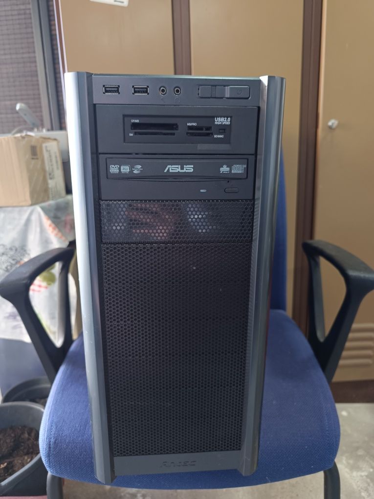 Computador desktop torre ASUS