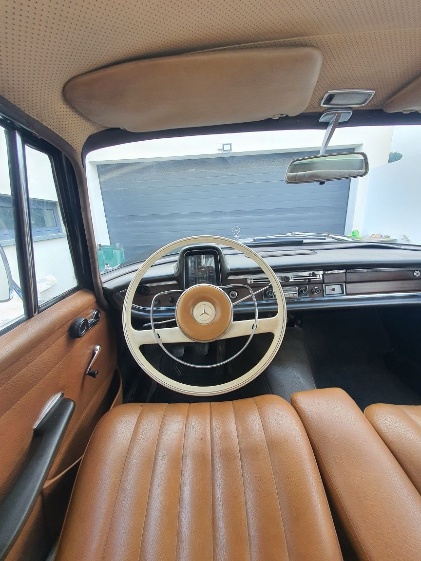 Mercedes w111 Rabo Peixe 230s (fintail)