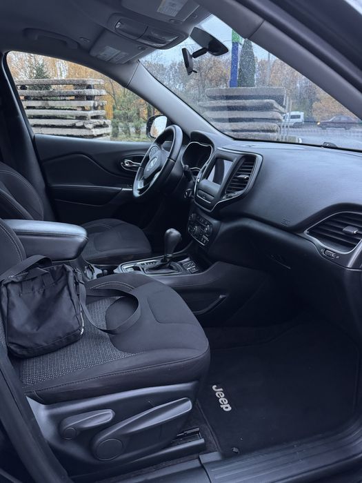 Продам Jeep Cherokee KL