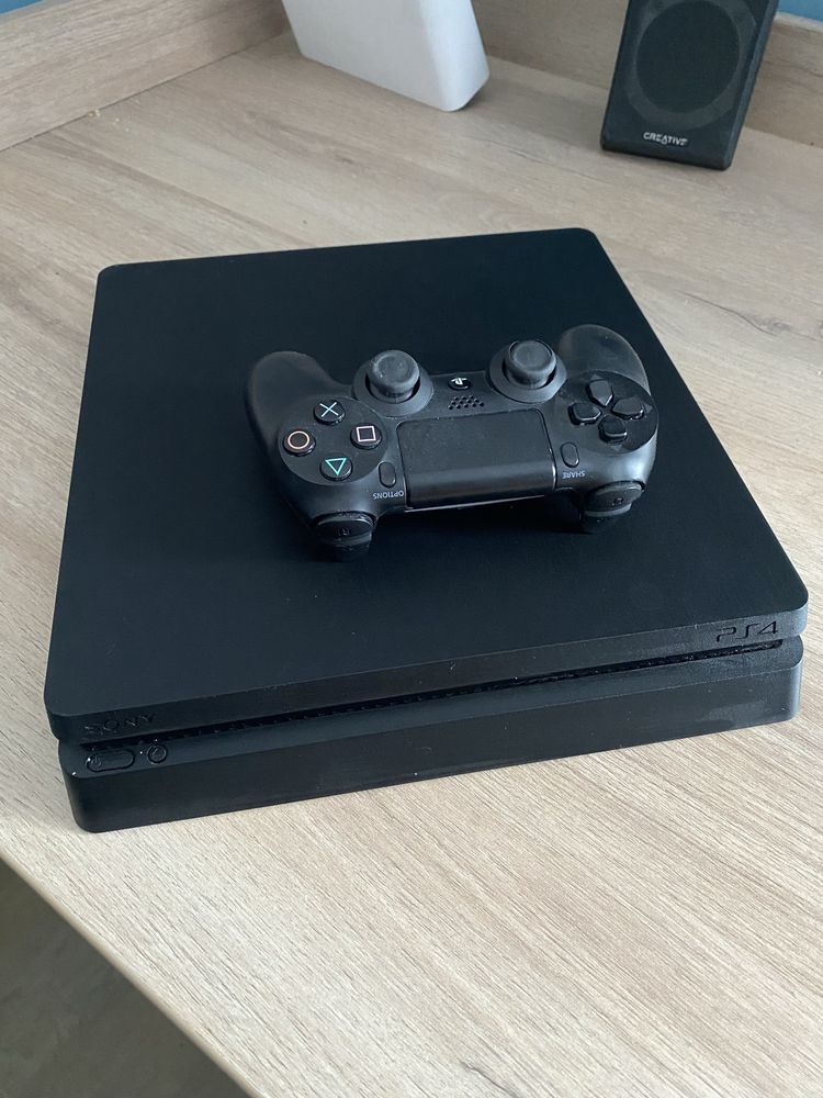 Ps4 slim z orginalnym padem