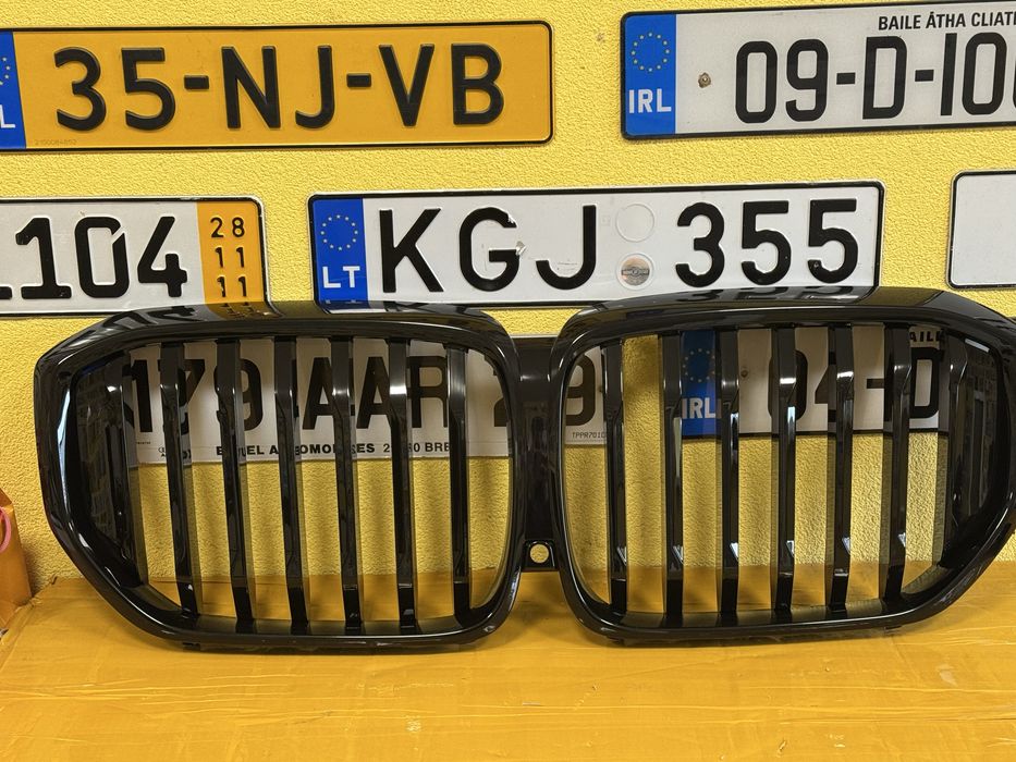 Решітка радіатора  BMW X5 G05 LCI 2023+  Ресталінг ноздрі 51137454887