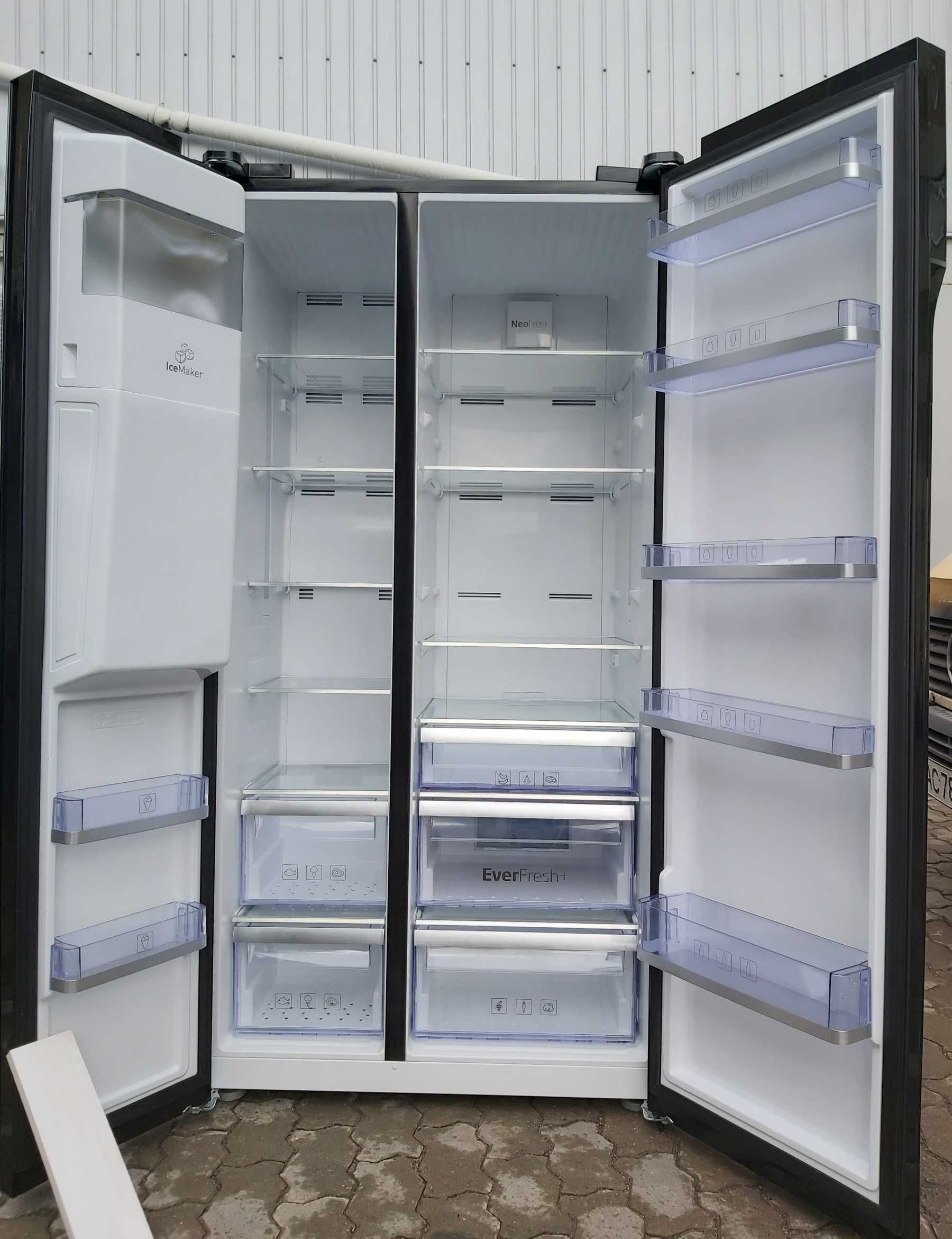 Side-by-Side холодильник Беко Beko GN 162333 ZGB No Frost чорний скло