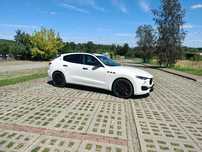 Maserati Levante Q4; faktura VAT 23%