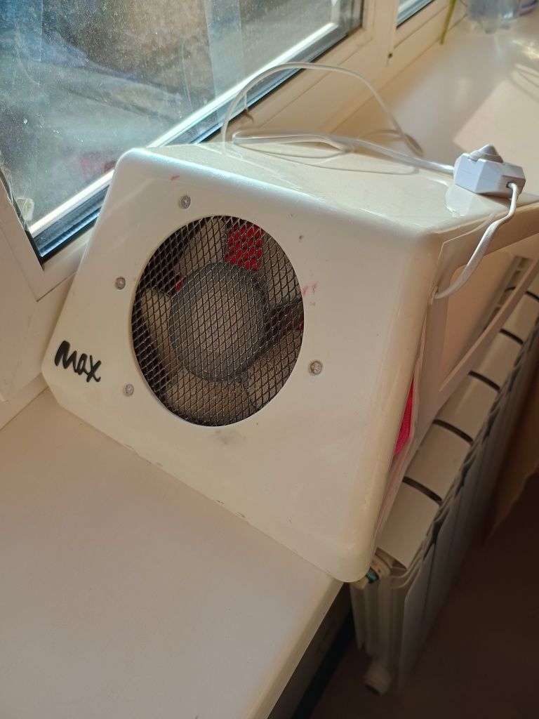 Маникюрная вытяжка air max