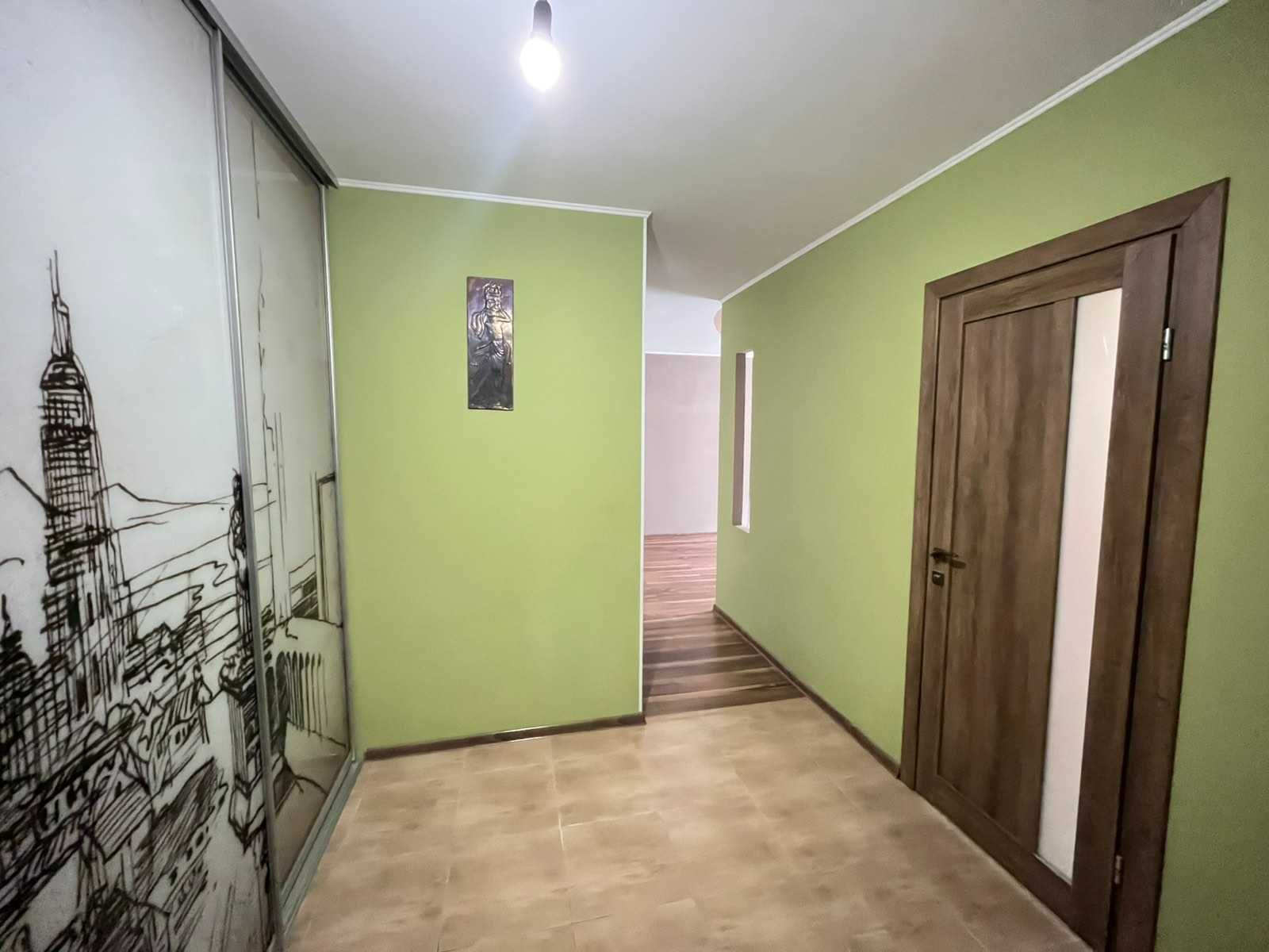 2к в обжитій новобудові, мінімальне оформлення, Виставка ID39980