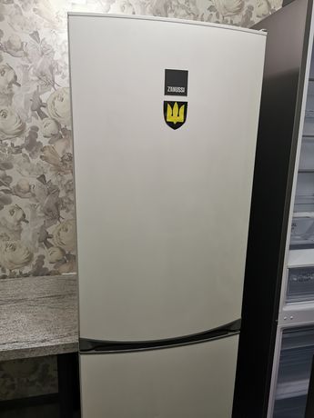 Холодильник Zanussi