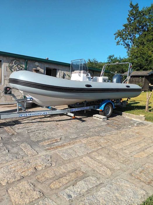 Semi-rigido 570 e yamaha 80cv 4t
