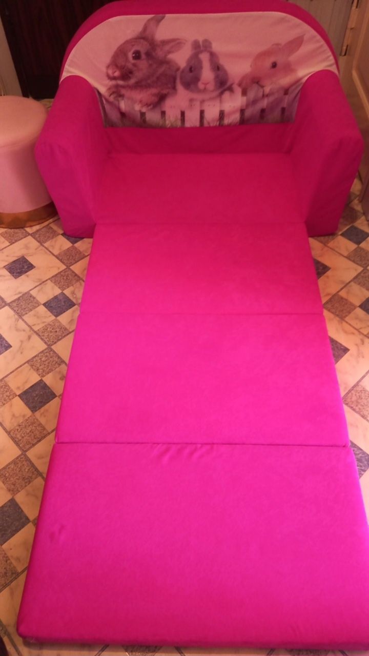 Sliczna sofa (kanapka) różowa dla dziewczynki 160 x 97 cm